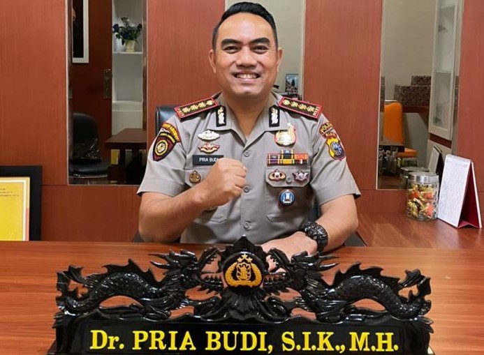 Kombes Pol DR. Pria Budi: Obvit Riau Itu, Unik