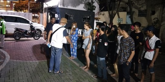 Prostitusi MiChat, 15 Pria dan Wanita Diamankan