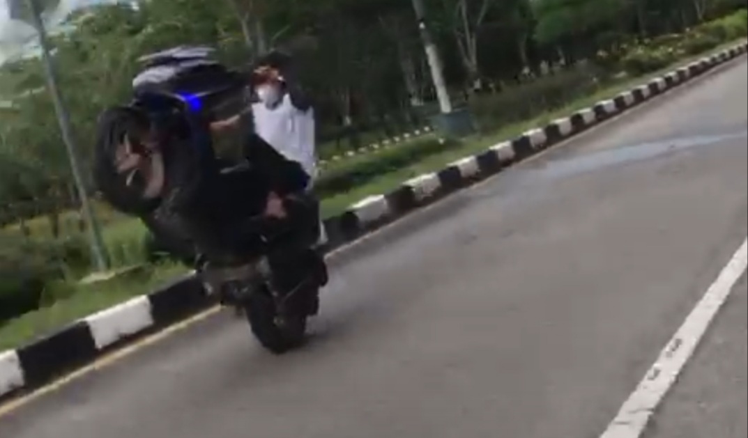 Viral Atraksi Standing Motor Berujung Kecelakaan di Siak