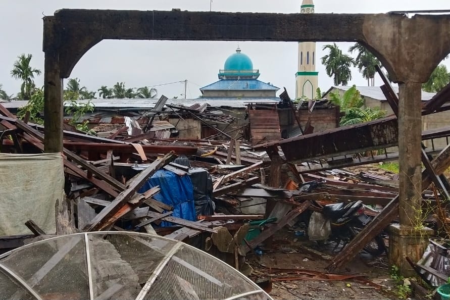 BPBD Riau Distribusikan Bantuan Logistik Korban Angin Puting Beliung Inhil