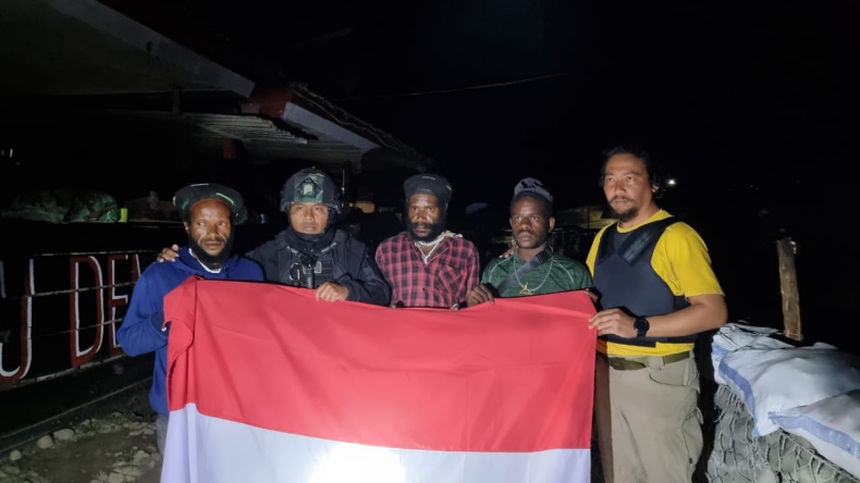 Tiga Anggota KKB Papua Menyerahkan Diri Kepada TNI