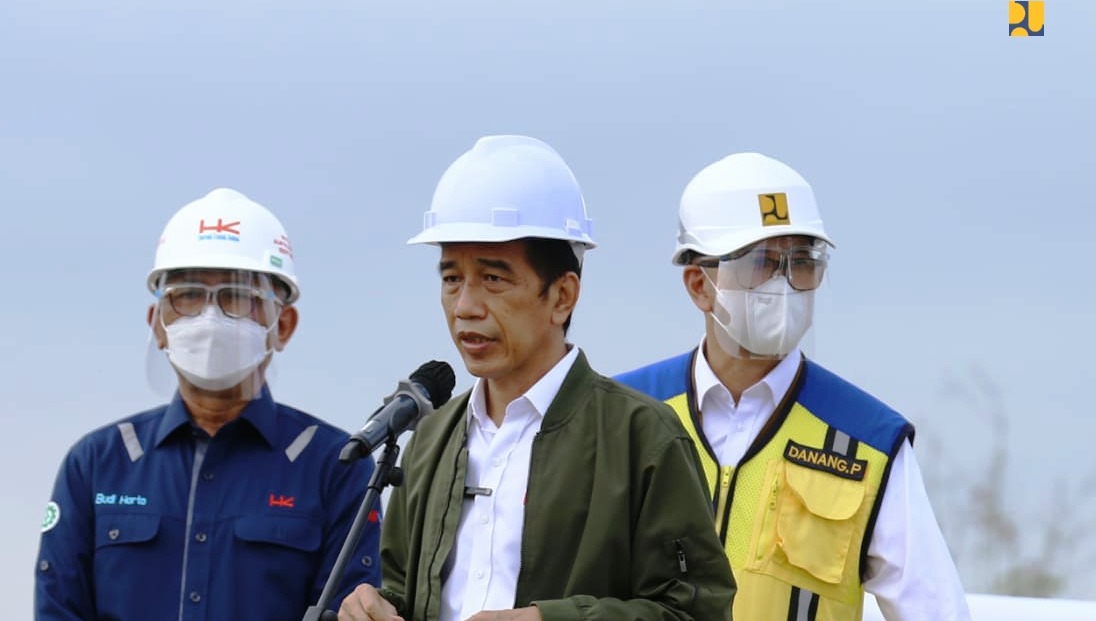 Jokowi: Tol Pekanbaru-Padang Tingkatkan Daya Saing