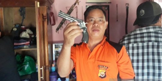 Pria 56 Tahun Cabuli Bocah Pakai Pistol Mainan Sejak September 2020