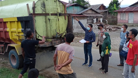 Diangkut Truk Tak Sesuai Standar, Tumpahan CPO Penuhi Jalan