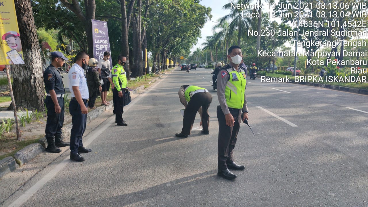 Pesepeda, Pemotor dan Pejalan Kaki Ditabrak Mobil di Pekanbaru, 1 Tewas