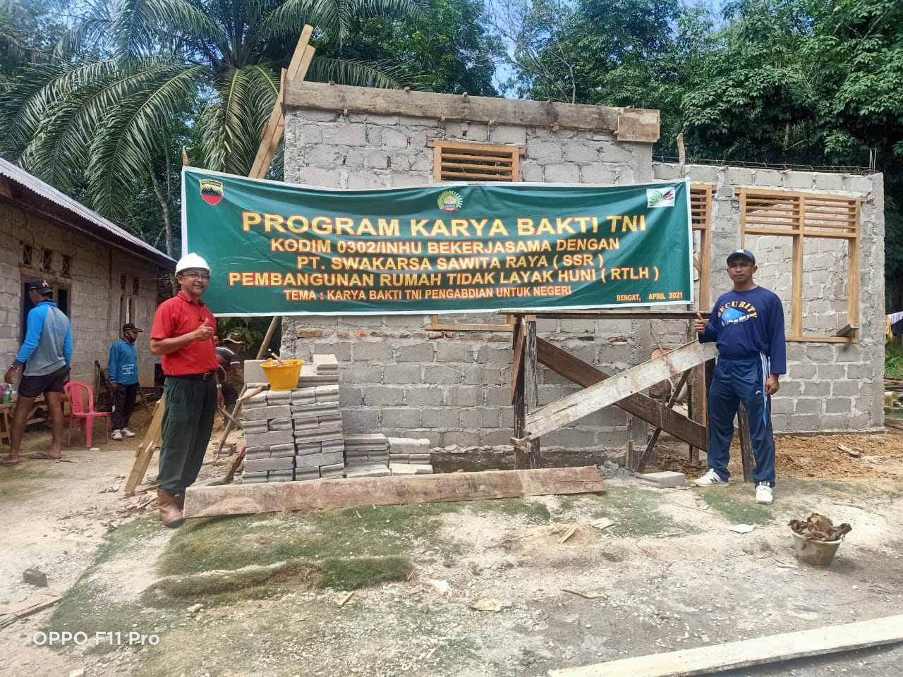 PT SSR dan Kodim 0302/Inhu Bedah Rumah Warga Kurang Mampu