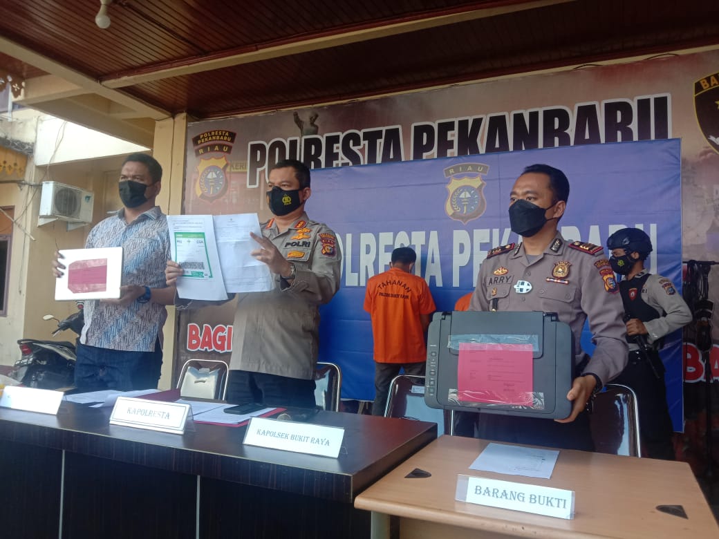 Warga Pekanbaru Palsukan Surat PCR untuk Pergi ke Jakarta