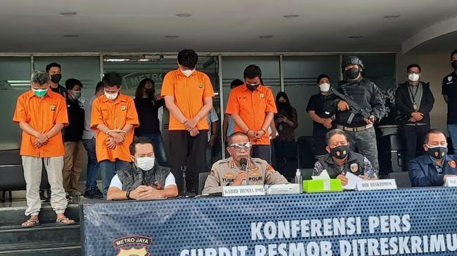 Kartu Vaksin Palsu Dijual di Medsos, 4 Pelaku Ditangkap