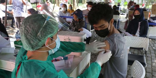 Vaksin Covid-19 Berbayar Bikin Kacau, Bermain di Atas Derita Rakyat