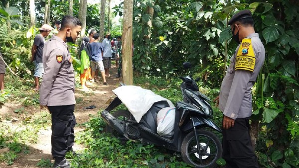 Cinta Terlarang, Diana Tewas, Hari Gantung Diri