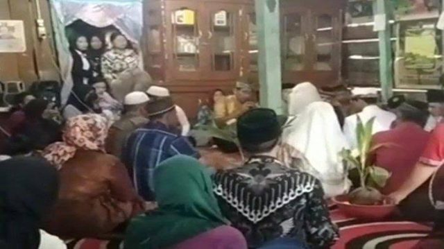 Selang 2 Jam, Anak Petani Sawit ini Nikahi Dua Gadis