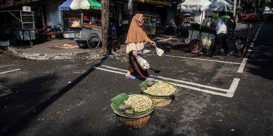 Daftar Bansos Diberikan untuk Warga di Wilayah PPKM Level 4