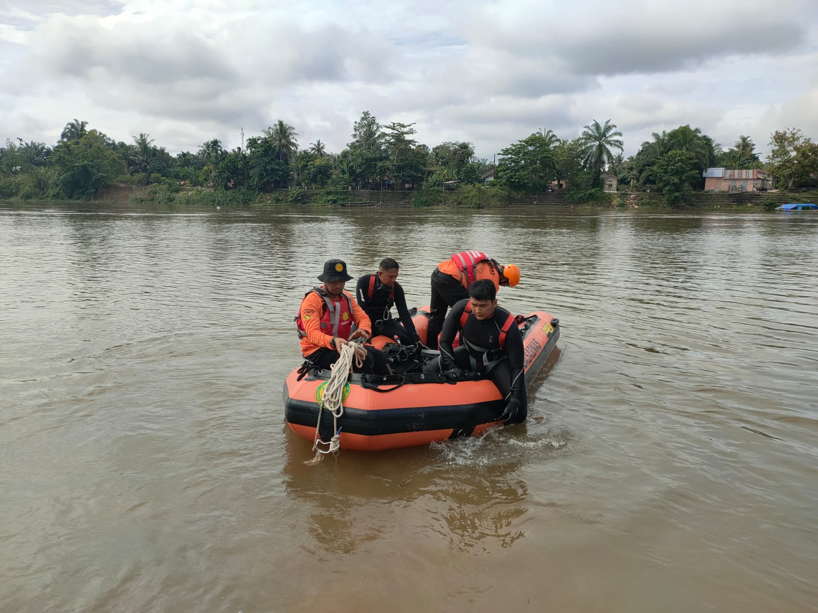 Kaki Keram saat Berenang, Aulia Tenggelam di Sungai