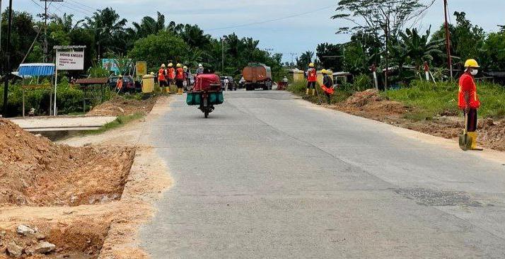 Warga Terdampak Covid-19 Dilibatkan Proyek Pelebaran Jalan di Dumai