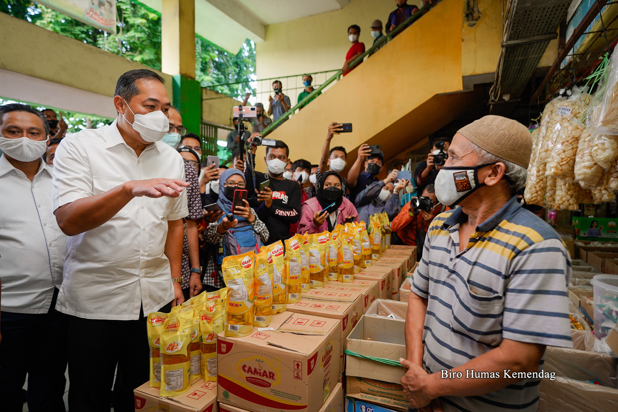 Belasan Ribu Liter Migor Kemasan Premium Dijual Lewat OP