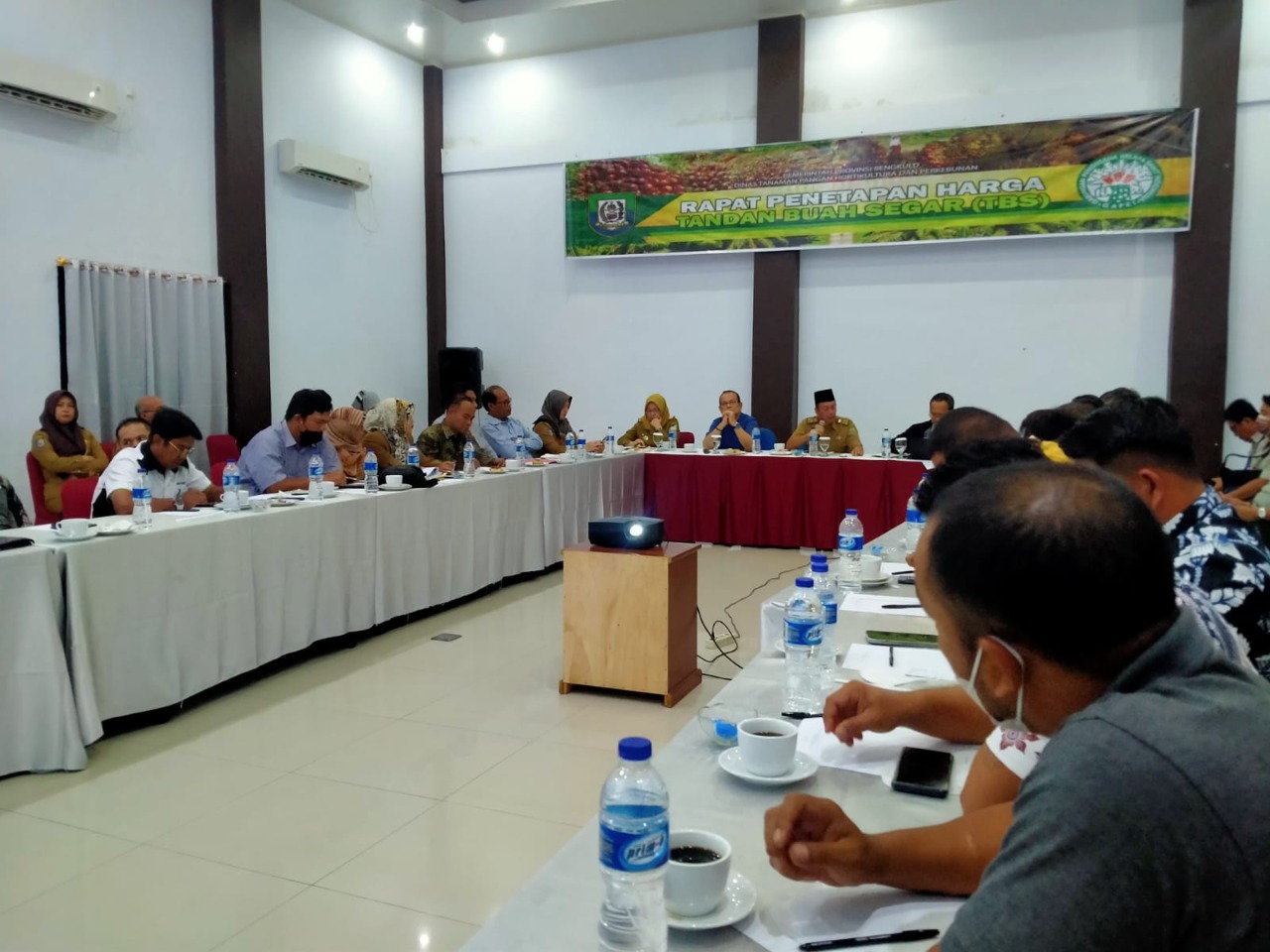 Rapat Molor, Harga TBS di Bengkulu Ditetapkan Nanti Sore