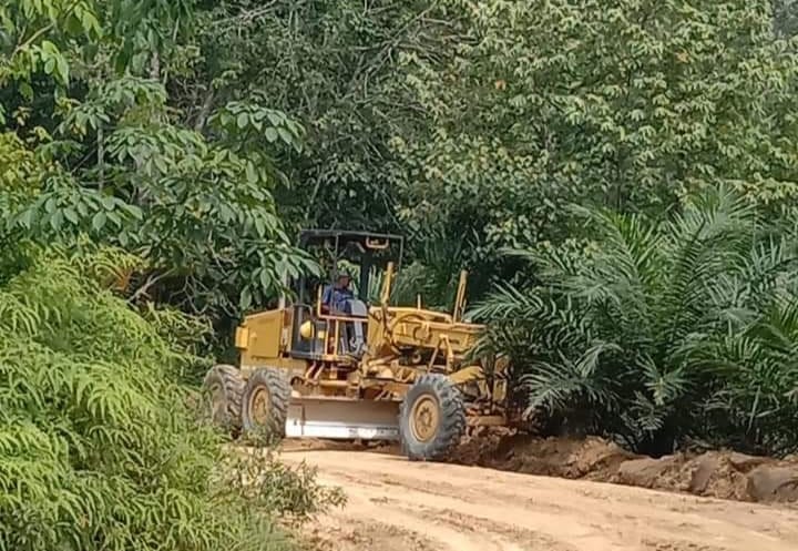 Warga Mengeluh Jalan Rusak, Langsung Turun Alat Berat