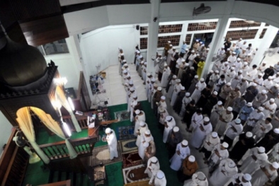 Di Kota Ini Tarawih Bisa Sampai 100 Rakaat, Kok Bisa ?