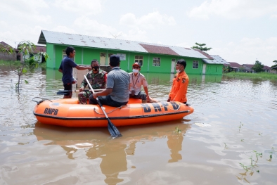 Banjir Semakin Parah, Sebagian Warga Pekanbaru Dievakuasi