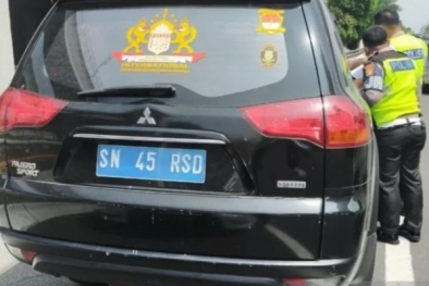 Kisah Sunda Empire Belum Usai, Dua Warganya Diamankan di Jalan Tol