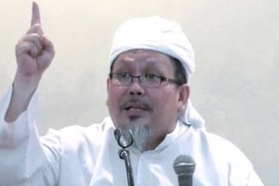 Jenazah Ustaz Tengku Zulkarnain Disalatkan di RS Tabrani