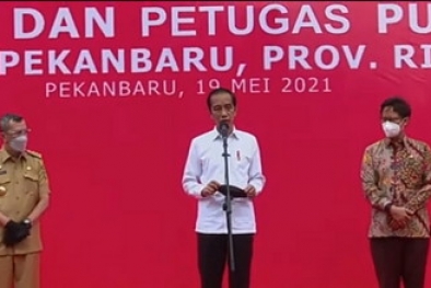 Jokowi Perintahkan Menkes Distribusikan Vaksin Lebih Banyak ke Riau