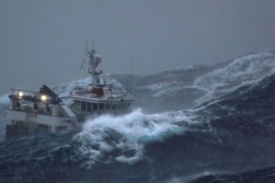 Kapal Karam Diterjang Gelombang, 127 Orang Hilang