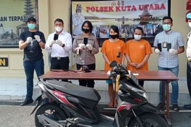 Dua Waria Jeni dan Rida Ditangkap Usai Curi HP Milik Warga Asing