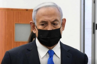 Dilengserkan, Netanyahu Ogah Tinggalkan Rumah Dinas