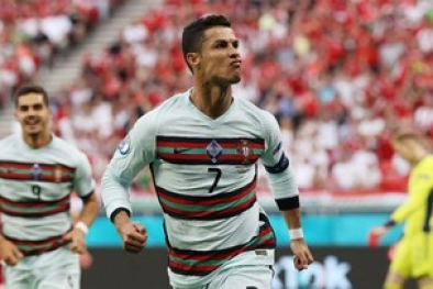 Ronaldo Diklaim Benci Coca-cola karena Giggs