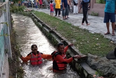 Ditinggal Ibunya Buang Air, Balita Hanyut di Sungai