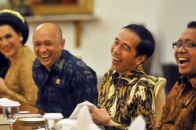 Jokowi Tersenyum BEM UI Kritik King of Lip Service