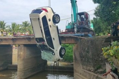 Pajero Tabrak Jembatan lalu Terjun ke Sungai, Pria Ini dan 3 Anaknya Tewas