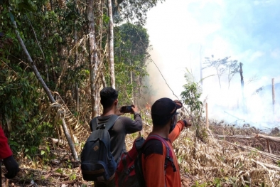 Taman Nasional di Inhu Terbakar, Helikopter Langsung Water Bombing