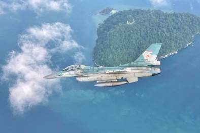 Pesawat F-16 Lanud Rsn Pantau Udara dari Gangguan Asing