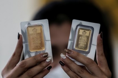 Harga Emas Naik Lagi Menjadi Rp932.000 per Gram