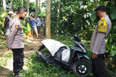 Cinta Terlarang, Diana Tewas, Hari Gantung Diri