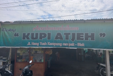 Antara Harga Sawit dan Turunnya APBD di Warung Kopi Itu