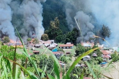 Usai Tembak Prajurit TNI, KKB Bakar Puskesmas dan Fasilitas Umum