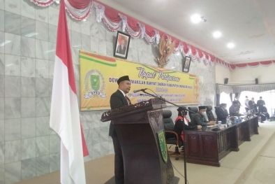 Elda Resmi Jabat Ketua DPRD Inhu