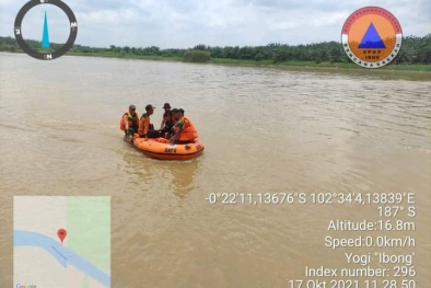 Dihempas Ombak, 3 Pemancing di Sungai Indragiri Tenggelam, 1 Hilang