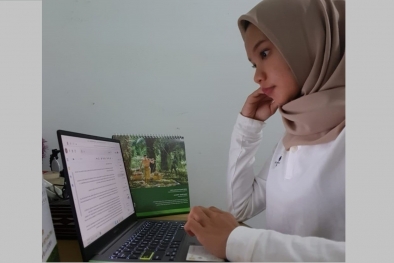 Gadis Riau Ini Surati Gadis Amerika dan TV Kanada, Isinya Begini...