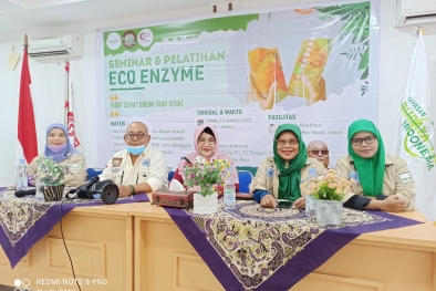 Ingin Jadi Kampus Ramah Lingkungan, Universitas Abdurrab Taja Pelatihan Eco Enzyme