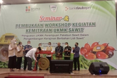 Samade Perkuat Kualitas Perempuan Pekebun Sawit