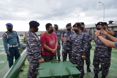 TNI AL Tangkap Penyelundup Palm Acid Oil di Laut Bengkalis