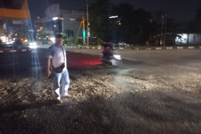 Solar Tumpah di Jalan Sudirman Pekanbaru, Pemotor Bergelimpangan