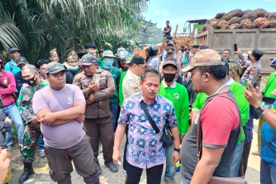 Ratusan Petani Tuntut Kebun yang Dikuasai Korporasi Dikembalikan