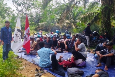 Tuntut Kebun Plasma, Masyarakat Duduki Areal Perusahaan