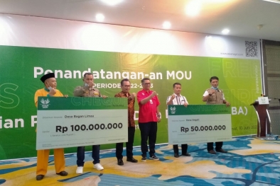 Dua Desa di Pelalawan Terima Penghargaan Dari Asian Agri