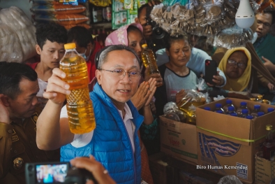 Begini Respon Terhadap Janji Zulhas Naikkan Harga TBS Rp 2.000/Kg